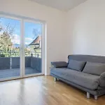 Parkside Apartament *