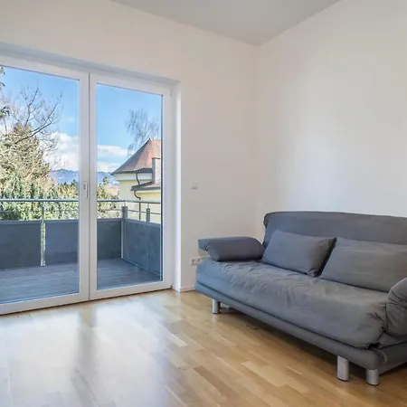 Parkside Apartment *